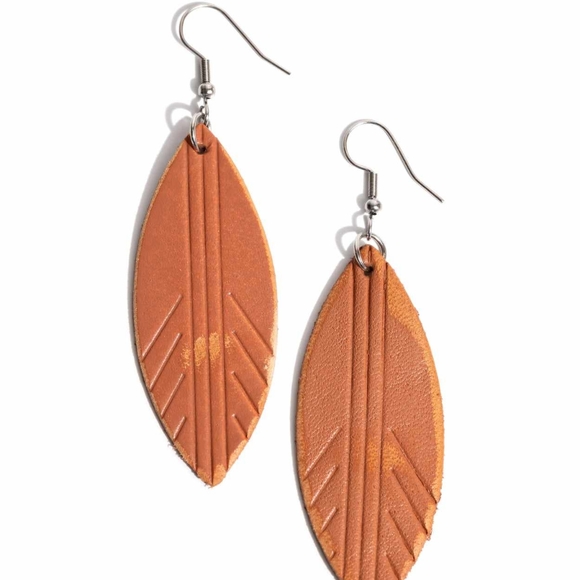 Jewelry - Picture 11 of 16